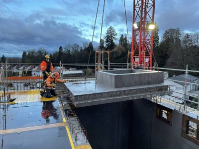 Schachtdeckelelemente mit Aufkantung und Absturzsicherung, Kreiskrankenhaus Emmendingen