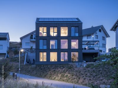 Hybrides Wohnhaus in Biederbach – Holz- und Massivbau in Perfektion